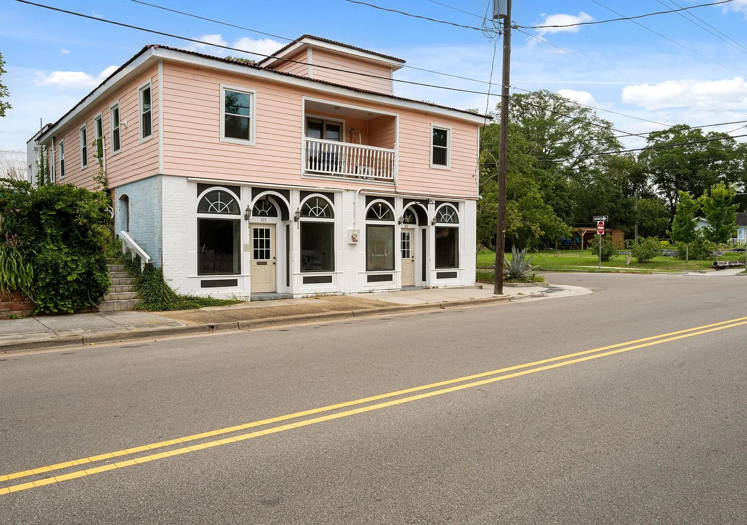Wilmington Castle - S 4th St — Photo 1