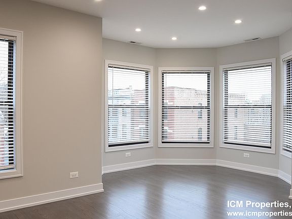 2nd image of 1206 W Wrightwood Ave #3T