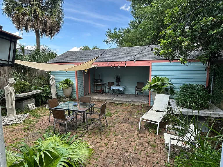 817 Piety St — Photo 2