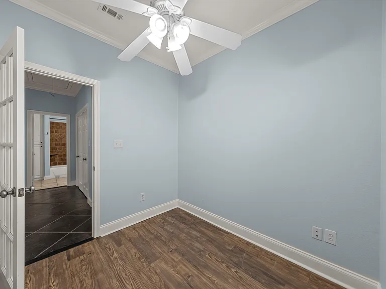 316 Garden Dr — Photo 2