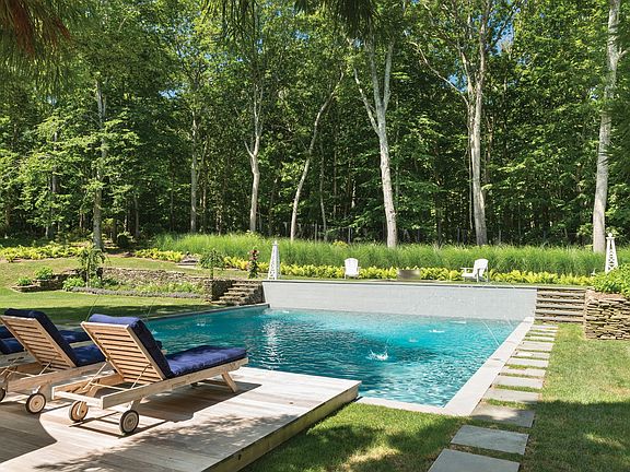 5th image of 14 Old Orchard Ln