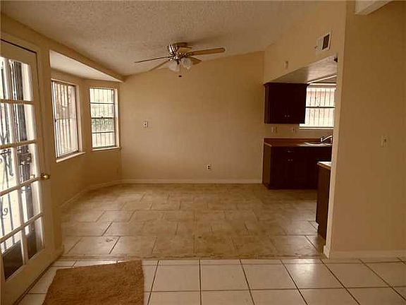 3rd image of 4914 Round Rock Dr