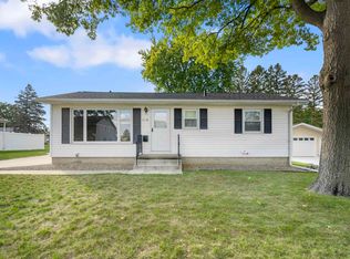 518 Colby Rd, Waterloo, IA 50701