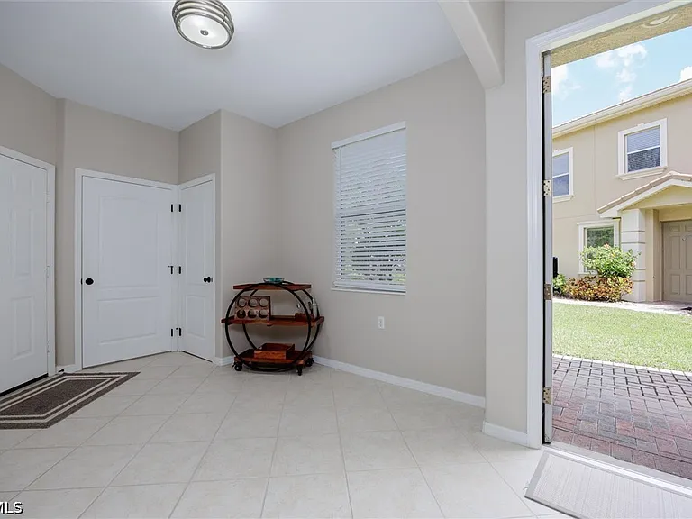 3240 Cottonwood Bnd #201 — Photo 12
