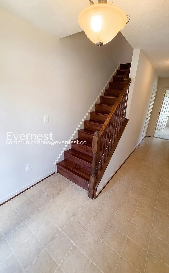 3 bed, 3.0 bath, 1830 sqft, $2,595 — Photo 4