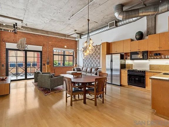 5th image of 3940 7th Ave Unit 211