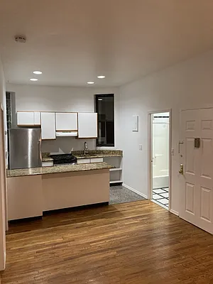 Rented by Bouklis Group | media 14