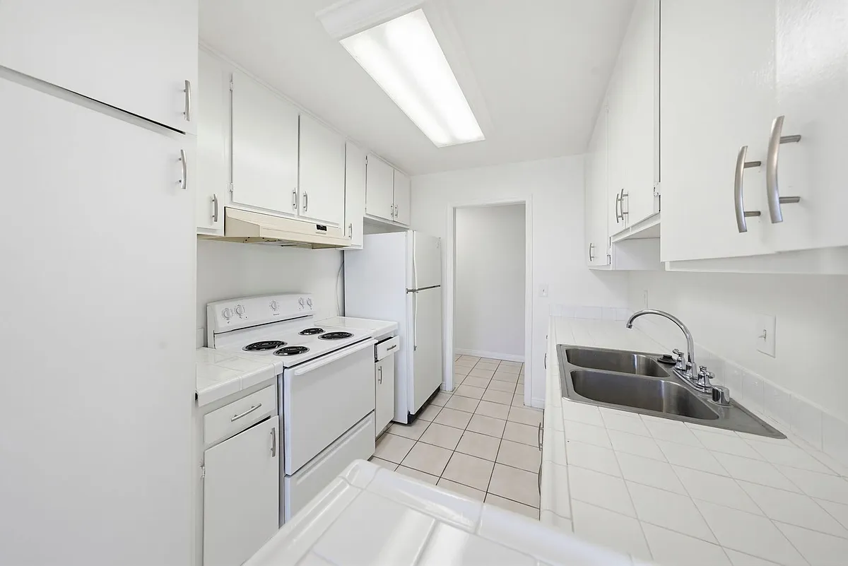 Building Photo - 16192 Malaga Ln