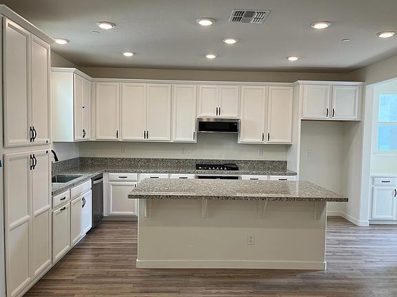 4th image of 3108 Edgeview Dr