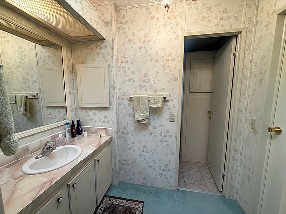 2nd image of 521 Swan Dr #1608