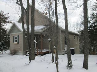 10669 Montcalm Rd, Greenville, MI 48838