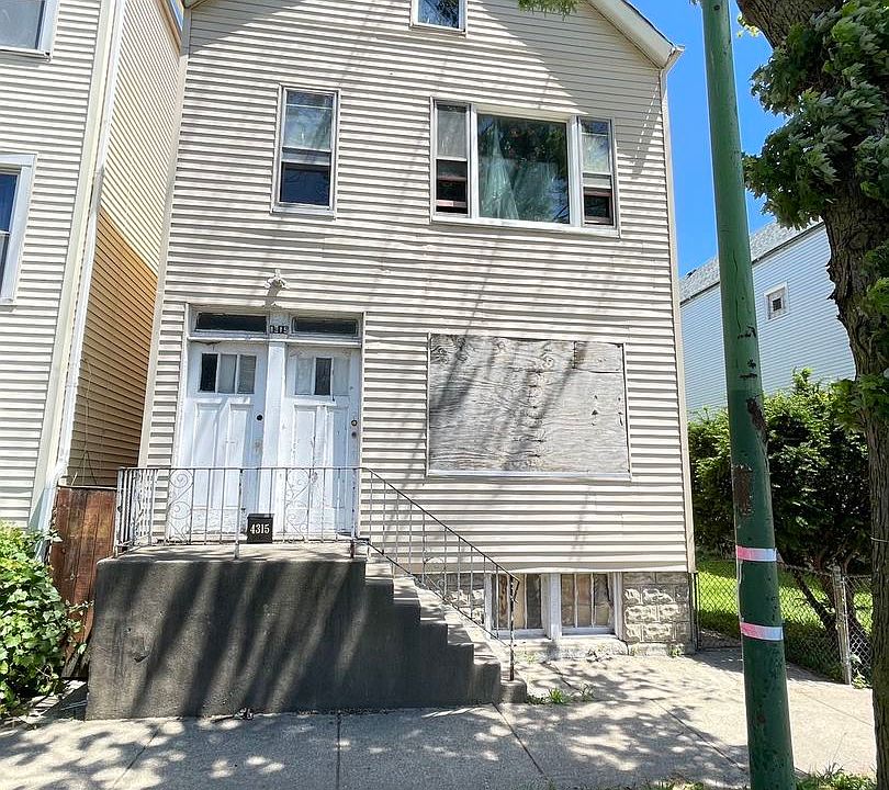 1st image of 4315 S Wood St