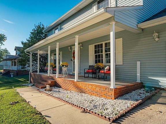 5th image of 155 Shamrock Dr