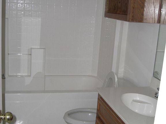 Gemini 110 hall bath