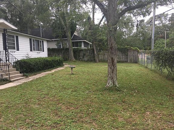 2nd image of 610 E 56th St