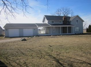 785 N Searls Rd, Webberville, MI 48892