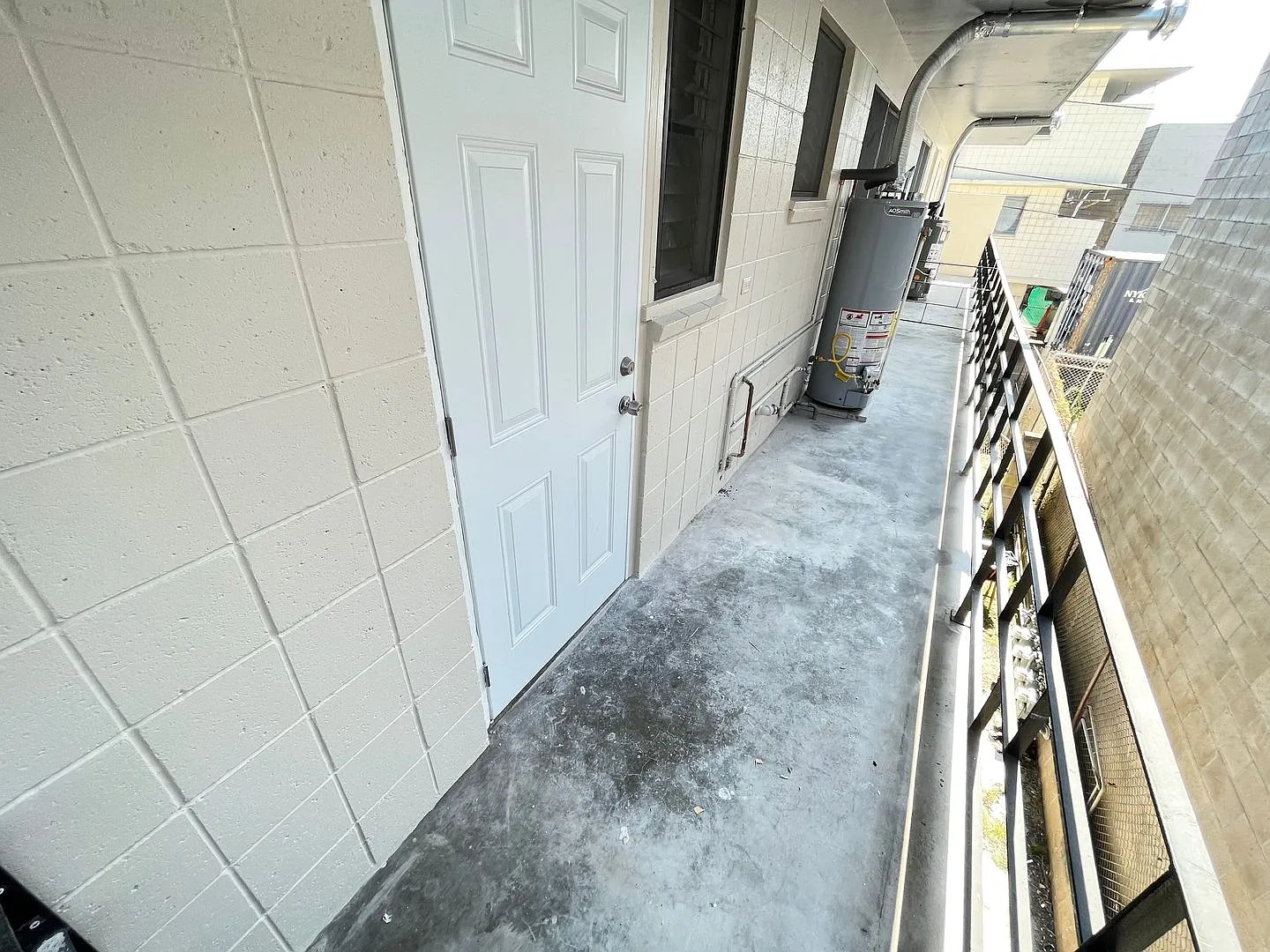 918 Hikina Ln — Photo 3