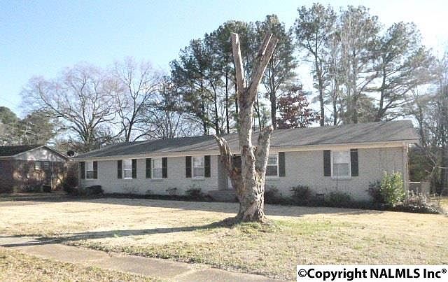 1st image of 2107 Edinburgh Dr S