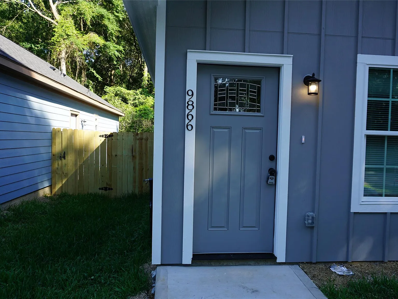 3 bed, 2.0 bath, 1000 sqft, $1,375 — Photo 2