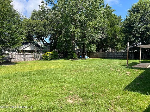 5th image of 11121 Bayview Ln