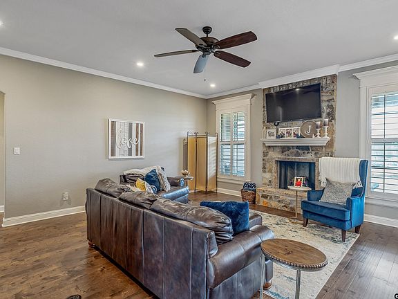 2nd image of 220 Sunnys Halo Blvd