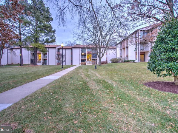 8011 Mandan Rd APT 201, Greenbelt, MD 20770