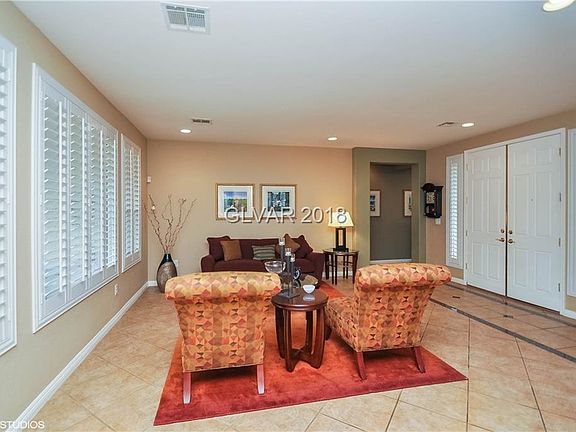 4th image of 4925 Leffetto St