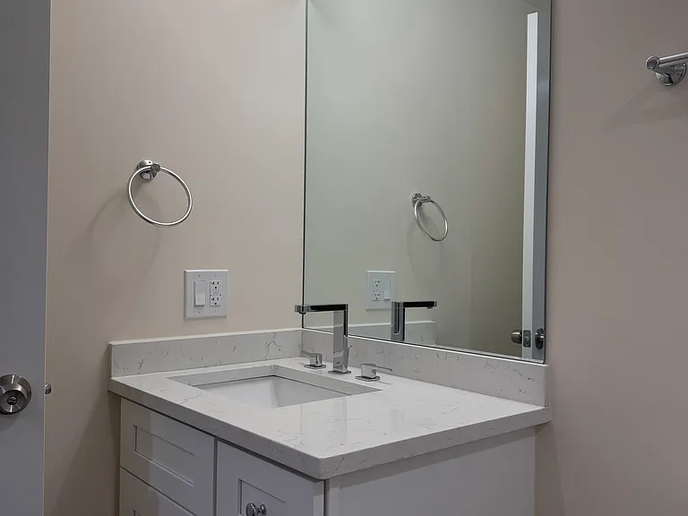 4259 N Mozart St #G — Photo 14