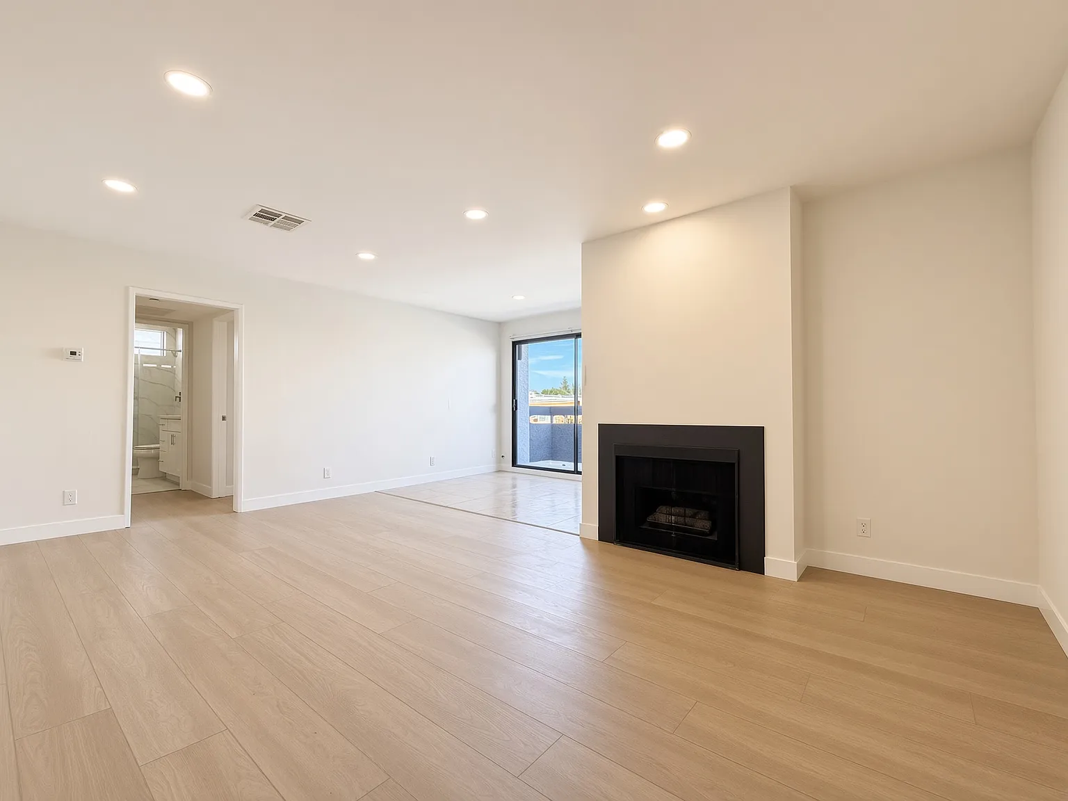 2 bed, $2,850 — Photo 2