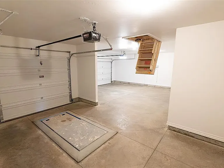 8309 Mountain Oak Dr — Photo 23