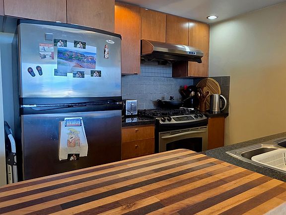 5th image of 9133 Hemlock Dr #1707