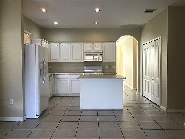 7713 Rex Hill Trl — Photo 5