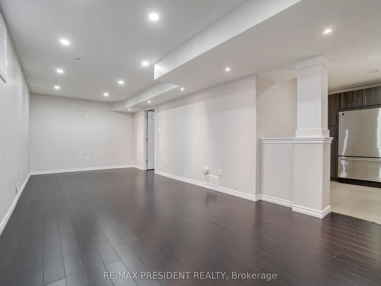 1565 Mickleborough Ct — Photo 35