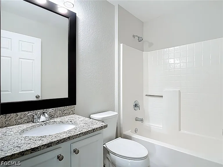 18522 Robinson Ave — Photo 23