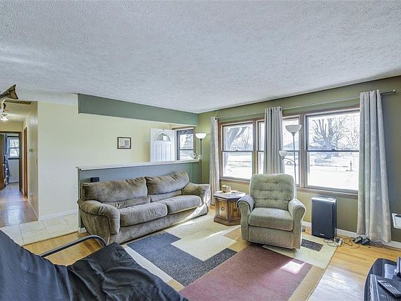 5th image of 88 Plainview Dr