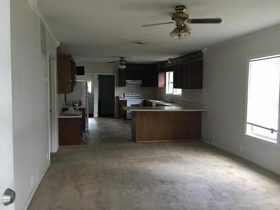 3rd image of 111 W Peachtree St
