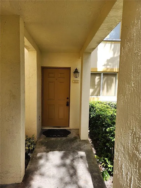 2 bed, 2.0 bath, 965 sqft, $1,850 — Photo 2