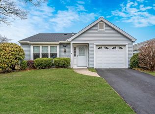 493 Cranston Ln, Ridge, NY 11961