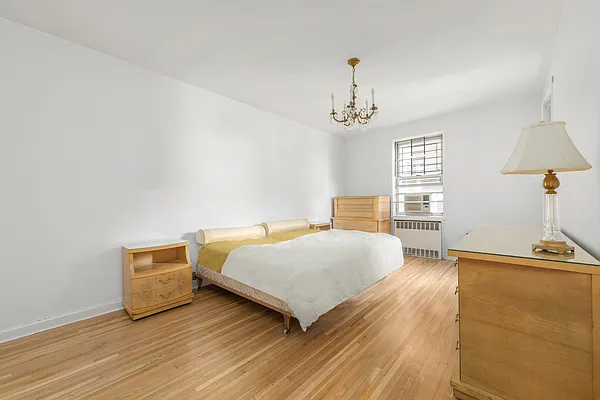 Bedroom, photo 2
