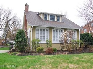 100 N Delaplaine Rd, Riverside, IL 60546