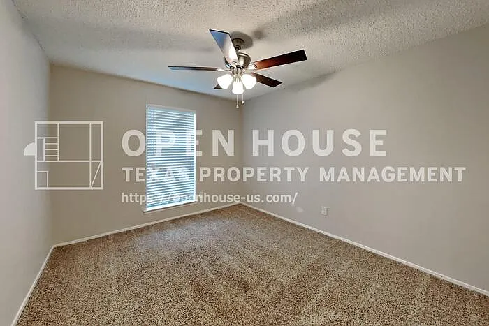 621 Barkridge Trl — Photo 12