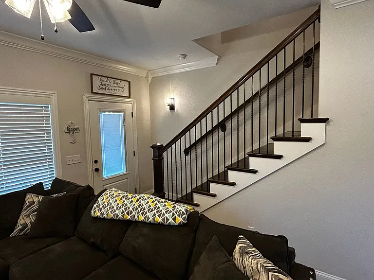 424 N F St — Photo 5