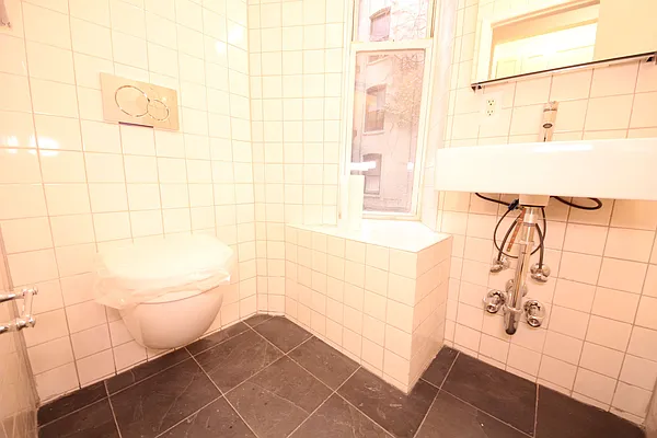 Rented by Waverly Realty Associates | media 16