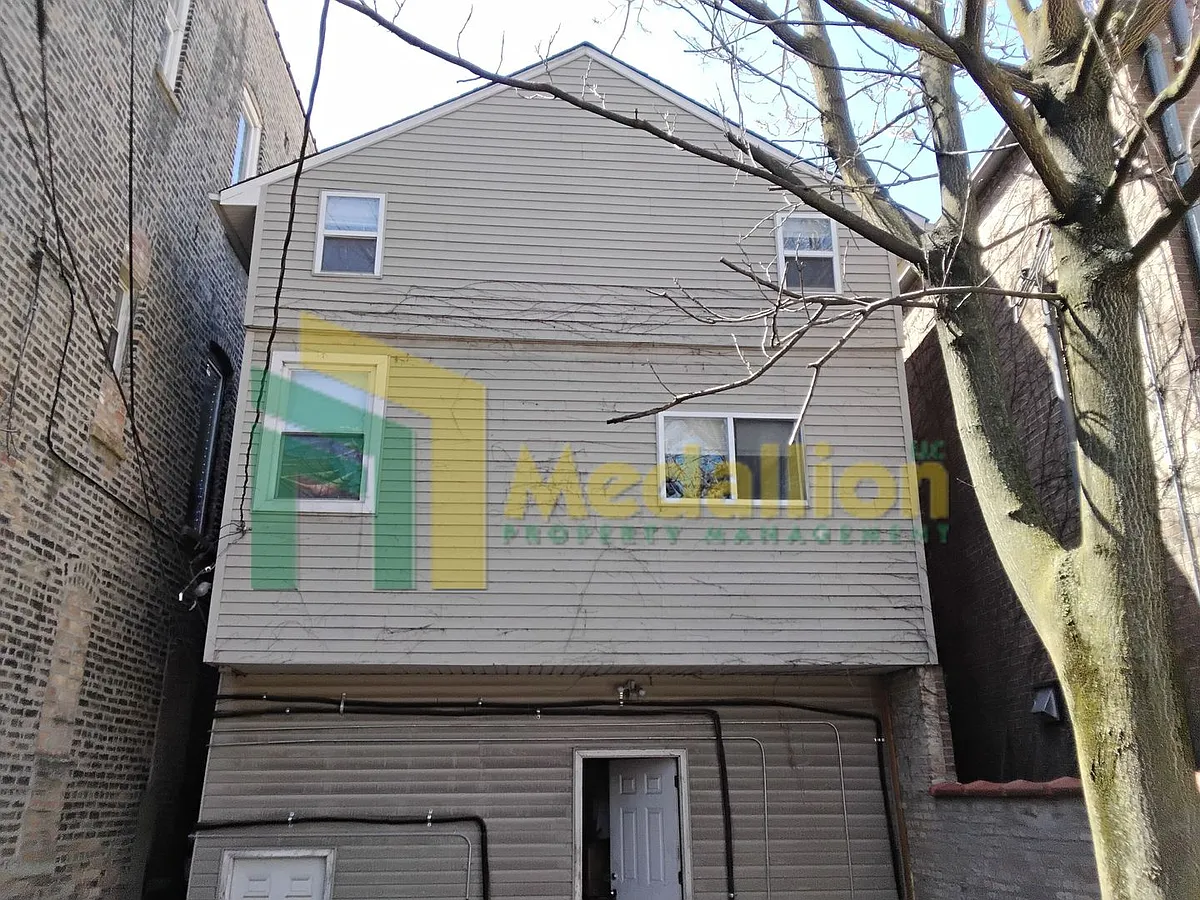 Building Photo - 1241 N Ashland Ave #2