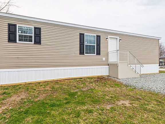 4th image of 132 Roundtop Cir