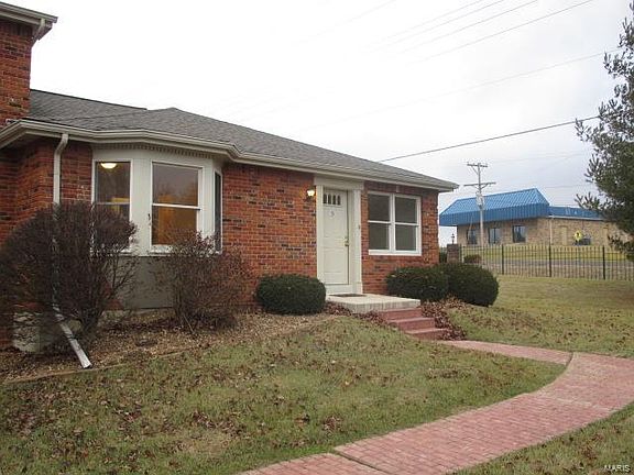 2nd image of 5 Brittany Ct