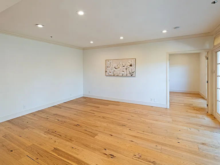 575 S Barrington Ave #305 — Photo 15