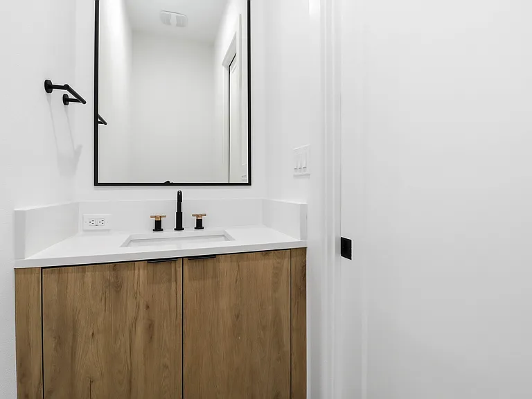 626 Wayne St — Photo 10