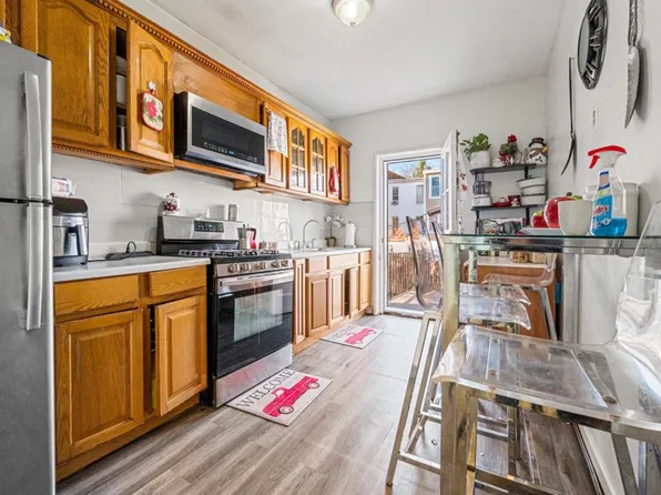 48 Vansiclen Avenue image 6 of 27