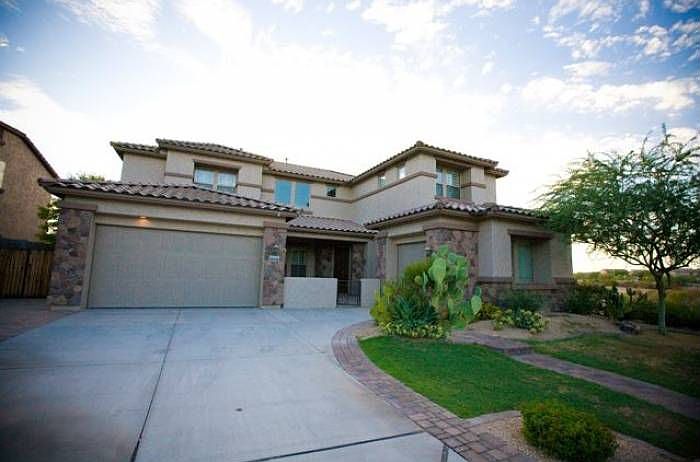 GREAT CURB APPEAL